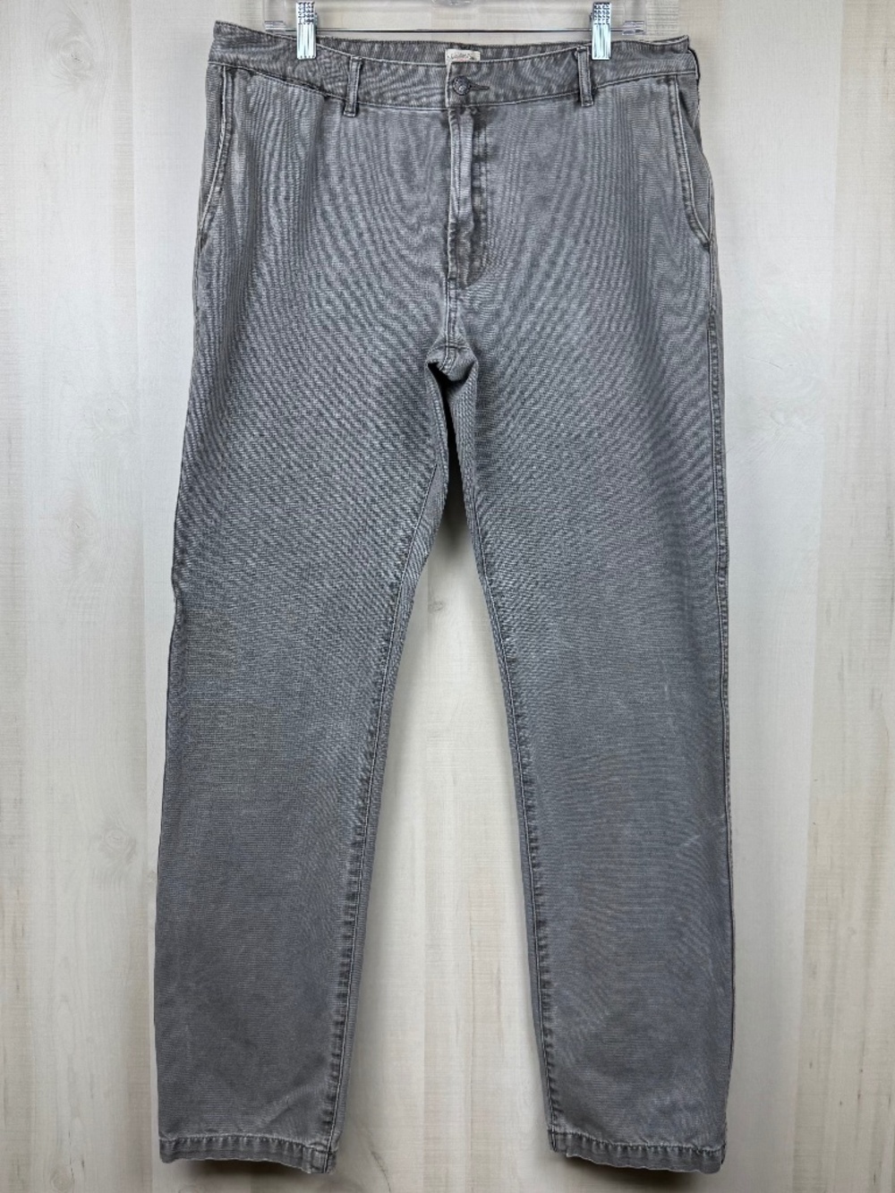 Faherty Men’s Gray Jeans Straight Leg 100% Cotton Mild Distressing 35 x 32